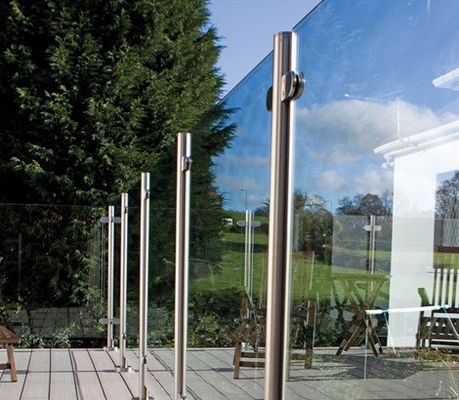 Plate-forme standard de l'Australie clôturant la balustrade en verre structurelle de balustres en verre
